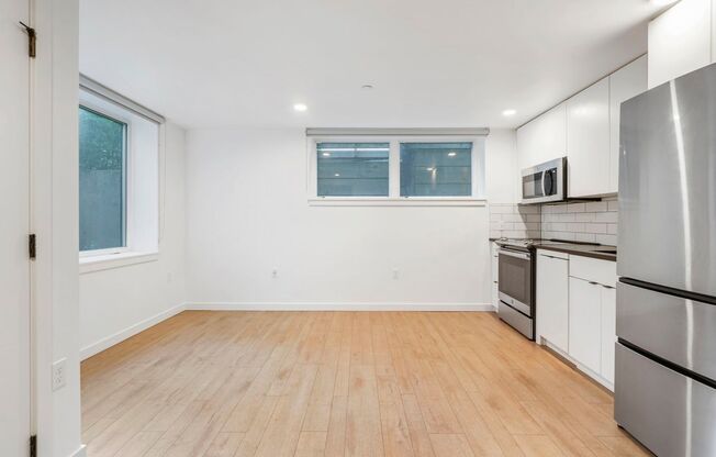 Studio, 1 bath, 293 sqft, $1,220.63, Unit L04