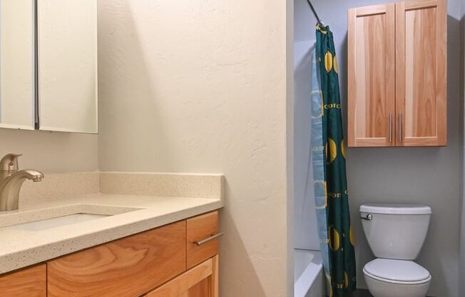 2 beds, 1 bath, $1,650, Unit 103