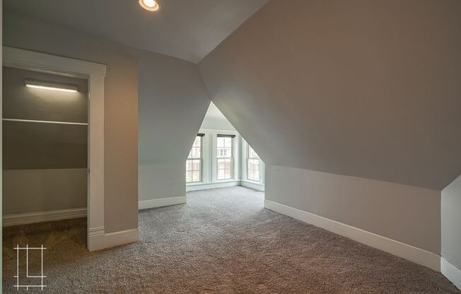 2 beds, 1 bath, $1,800, Unit 15.5 Auburn Ave