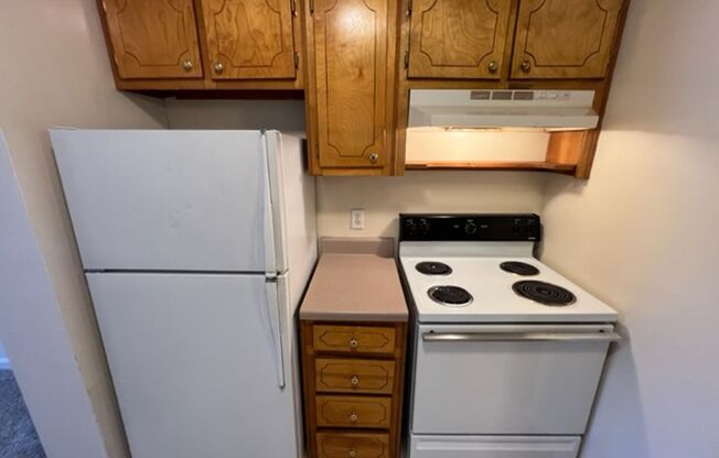 1BR 1BA Apartment *Water Included*. - NO PETS or W/D Connections