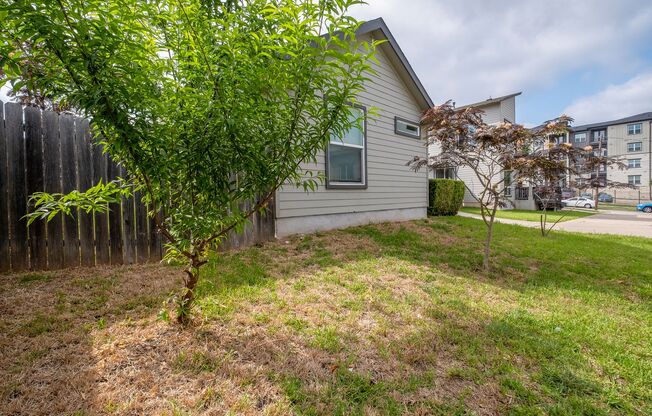 Simple Living 2 Bedroom, 2 Bath Home Near Austin-Bergstrom International Airport