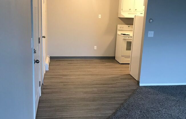 2 beds, 1 bath, $675, Unit 38