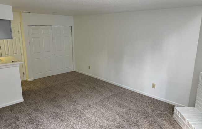 1 bed, 1.5 baths, 866 sqft, $1,150, Unit 2502