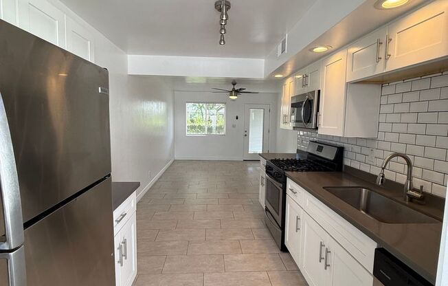 3526 E Montecito Ave