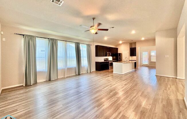 Welcome home to this charming 3 beds/2 bath home, open floor plan with high ceilings. Located right off of Redland and 1604, a quick commute to entertainment, restaurants, and surrounding activities in San Antonio!