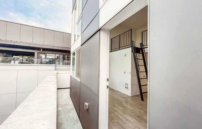 Studio, 1 bath, 439 sqft, $1,850, Unit 712