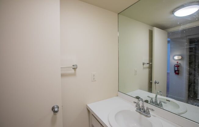 Studio, 1 bath, 900 sqft, $2,970, Unit Unit 3A