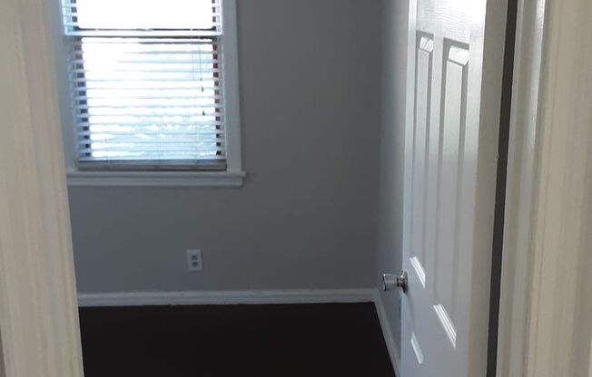 2 beds, 1 bath, $1,175