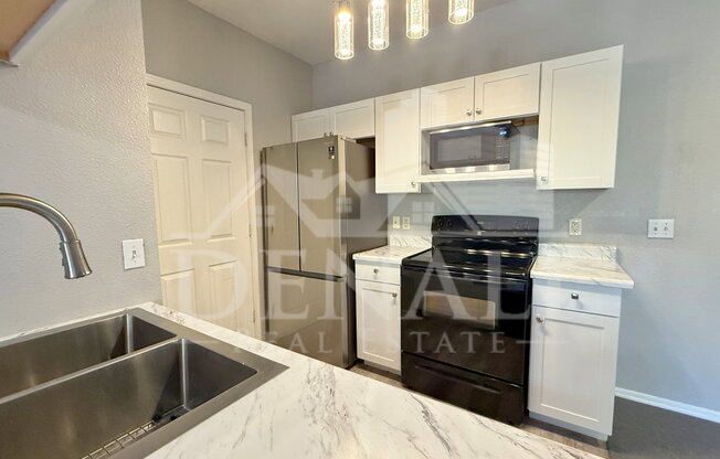 1 bed, 1 bath, 684 sqft, $1,295, Unit Unit 2026