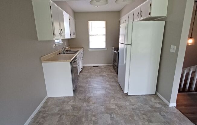 2 beds, 1 bath, 1,300 sqft, $1,679, Unit 7006 N Chas