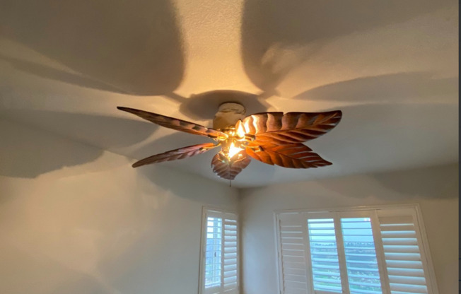 4 beds, 2.5 baths, $4,950