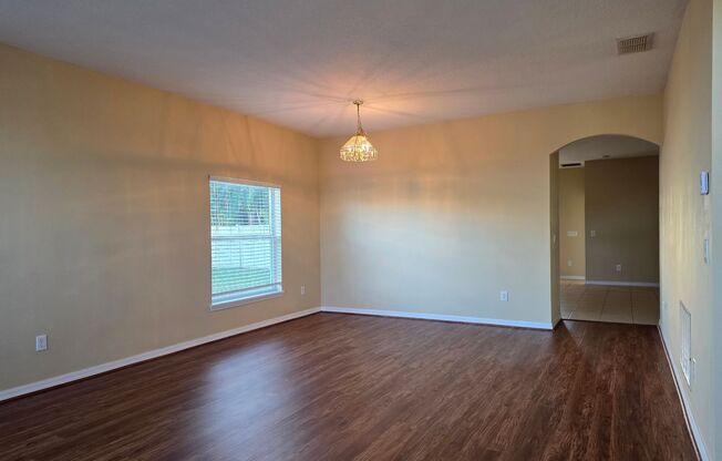 3 Bedroom, 2 Bathroom Home in Sanford!