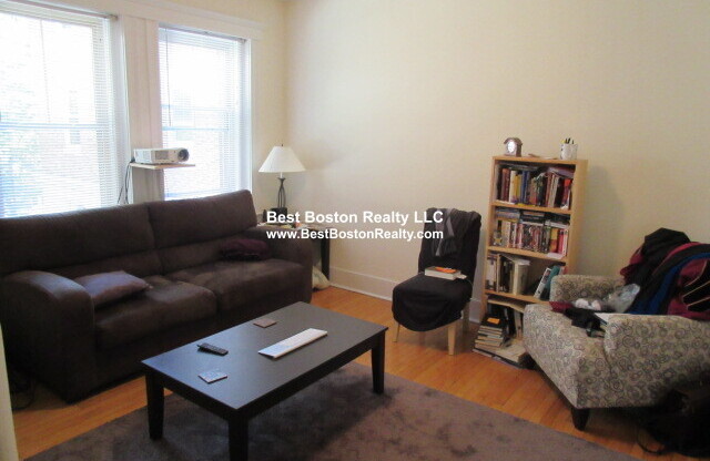 91 Trowbridge St