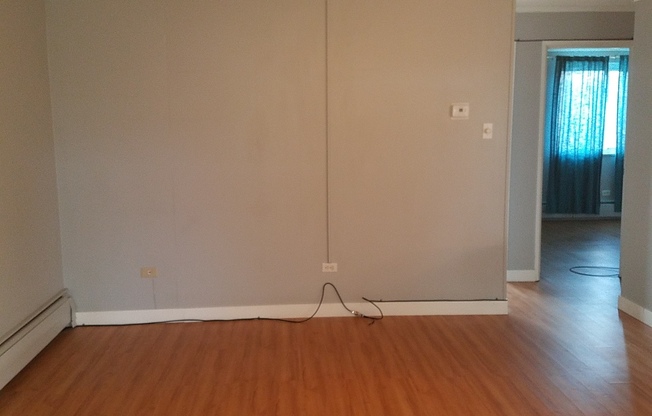 2 beds, 1 bath, 864 sqft, $1,700, Unit 1