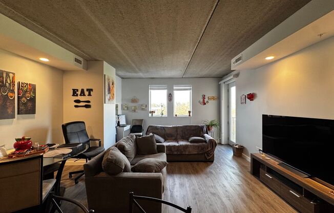 2 beds, 1 bath, 978 sqft, $2,250, Unit 509