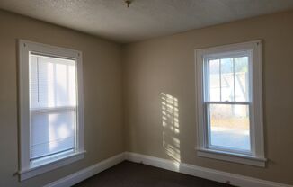 3 beds, 1 bath, $1,066