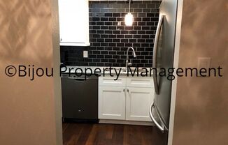 2 beds, 1 bath, $1,275