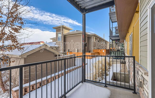 1 bed, 1 bath, 658 sqft, $1,300, Unit 104