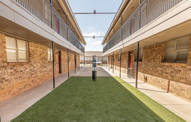 Studio, 1 bath, $580, Unit 46