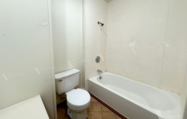 1 bed, 1 bath, $650, Unit 4