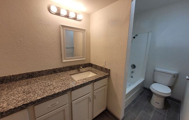 1 bed, 1 bath, 580 sqft, $900, Unit 108