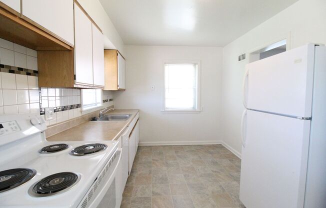 2 beds, 1 bath, $1,250, Unit 7552 WYOMING --