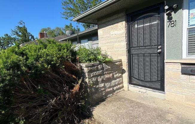 781-783 S Kellner Rd