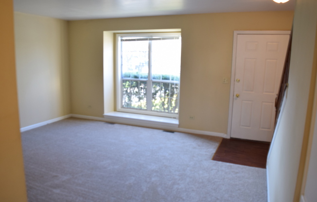 1256 ROBIN DR