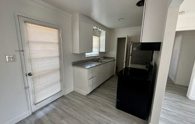 1 bed, 1 bath, 600 sqft, $2,100