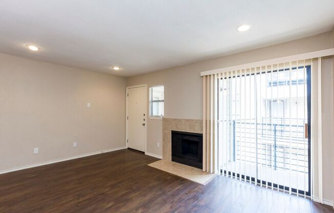 1 bed, 1 bath, 589 sqft, $999, Unit 121 A2 Patio First Floor