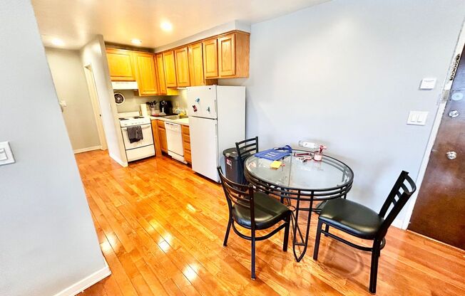 2 beds, 1 bath, 736 sqft, $2,435, Unit 13