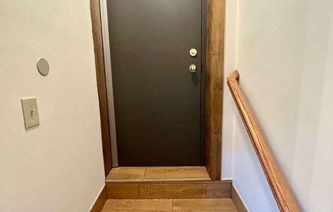 1 bed, 1 bath, 425 sqft, $1,765, Unit 233-G2