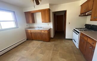568 Lexington Parkway North