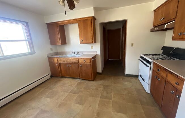 568 Lexington Parkway North