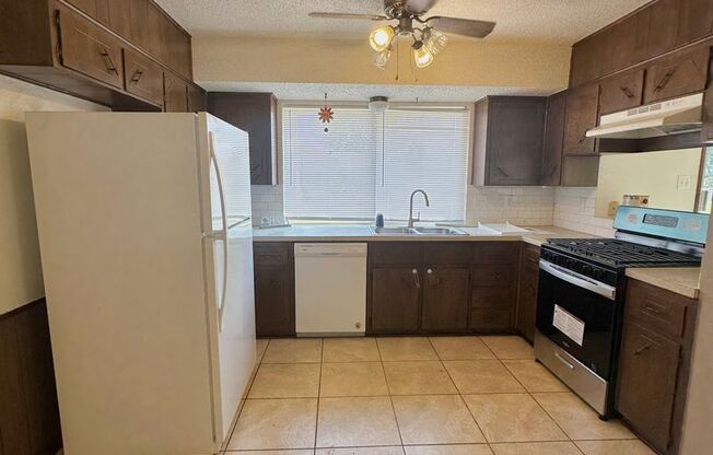 4 beds, 2 baths, $1,450