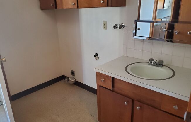 2 beds, 1.5 baths, 1,000 sqft, $1,950