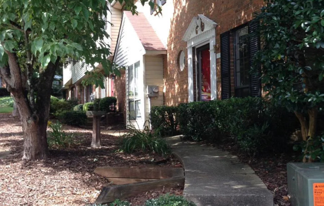 1225 JAMESTOWNE TRL