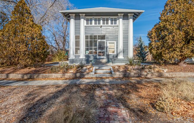 Renovated 4-Bedroom, 2-Bath Apartment in Prime Downtown Location