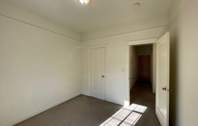 1 bed, 1 bath, 576 sqft, $1,595, Unit 14