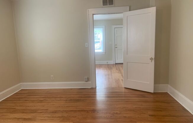 1 BR Apartment Available in Greensboro