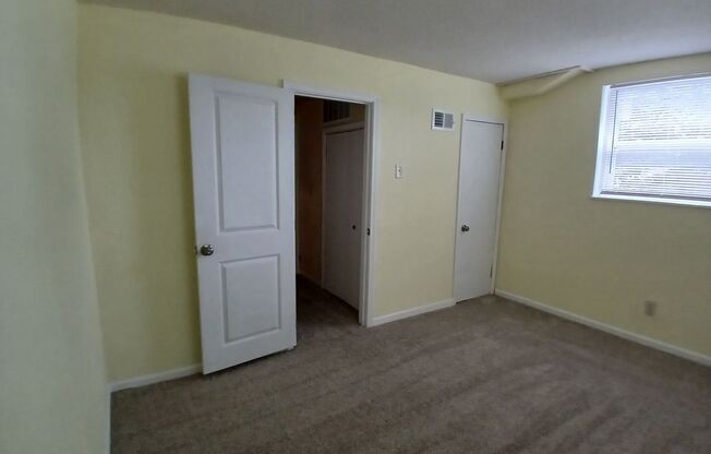 3 beds, 1 bath, $1,400