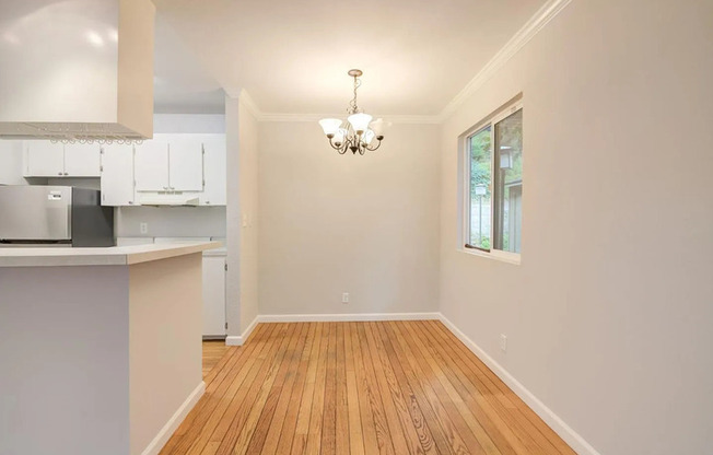 355 HALF MOON LN