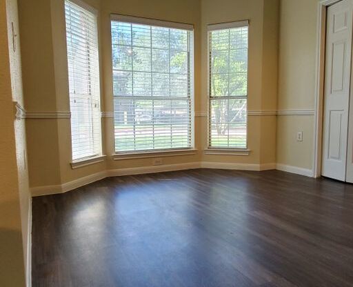 2 beds, 2 baths, 1,089 sqft, $1,875, Unit 207-u