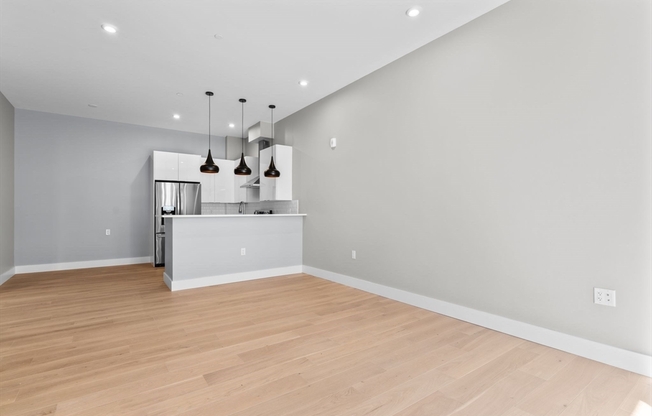 1 bed, 1 bath, 670 sqft, $2,900, Unit 105
