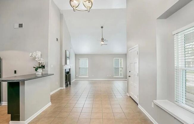 3 Bedroom House off Highland and Starring Lane