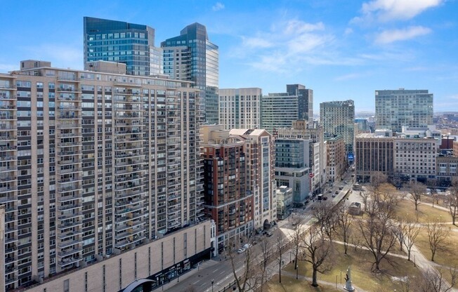 1 bed, 1 bath, 735 sqft, $4,000, Unit 25R