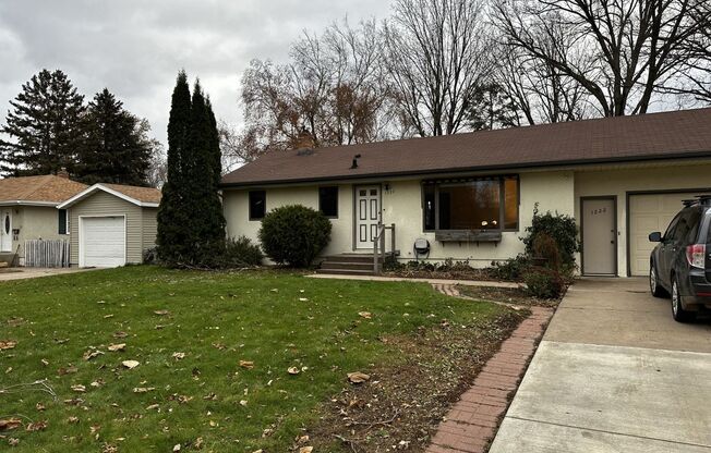 3 Bedrooms, 2 Bathrooms Single Family Home in Brainerd, MN w/attached garage and partially fenced yard