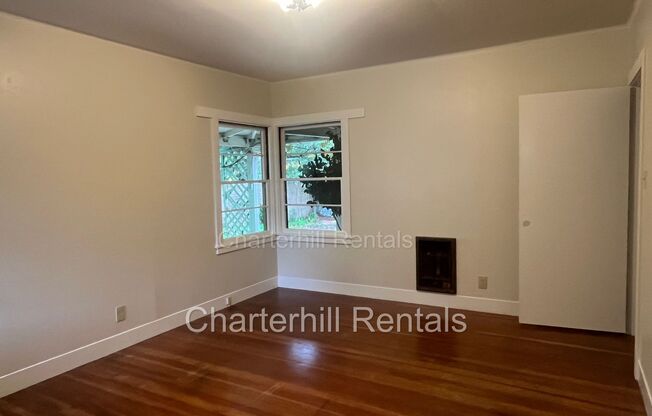 3 beds, 2 baths, $3,200