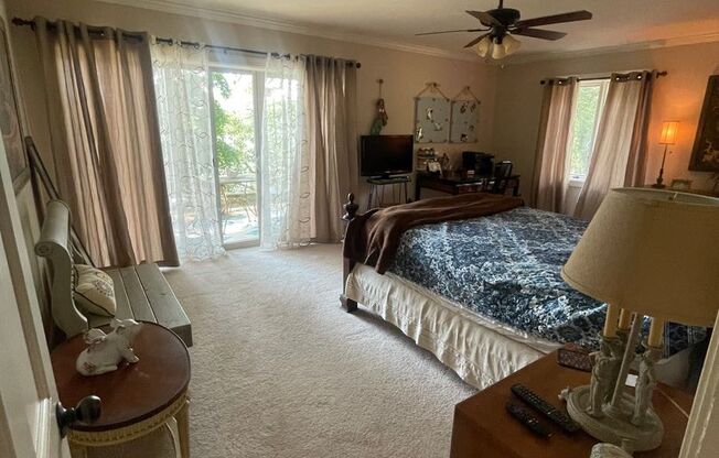 2 beds, 2 baths, $2,200