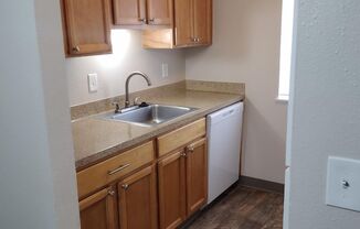 2 beds, 1 bath, 776 sqft, $1,495, Unit 052